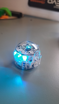 Nærbillede af en Ozobot